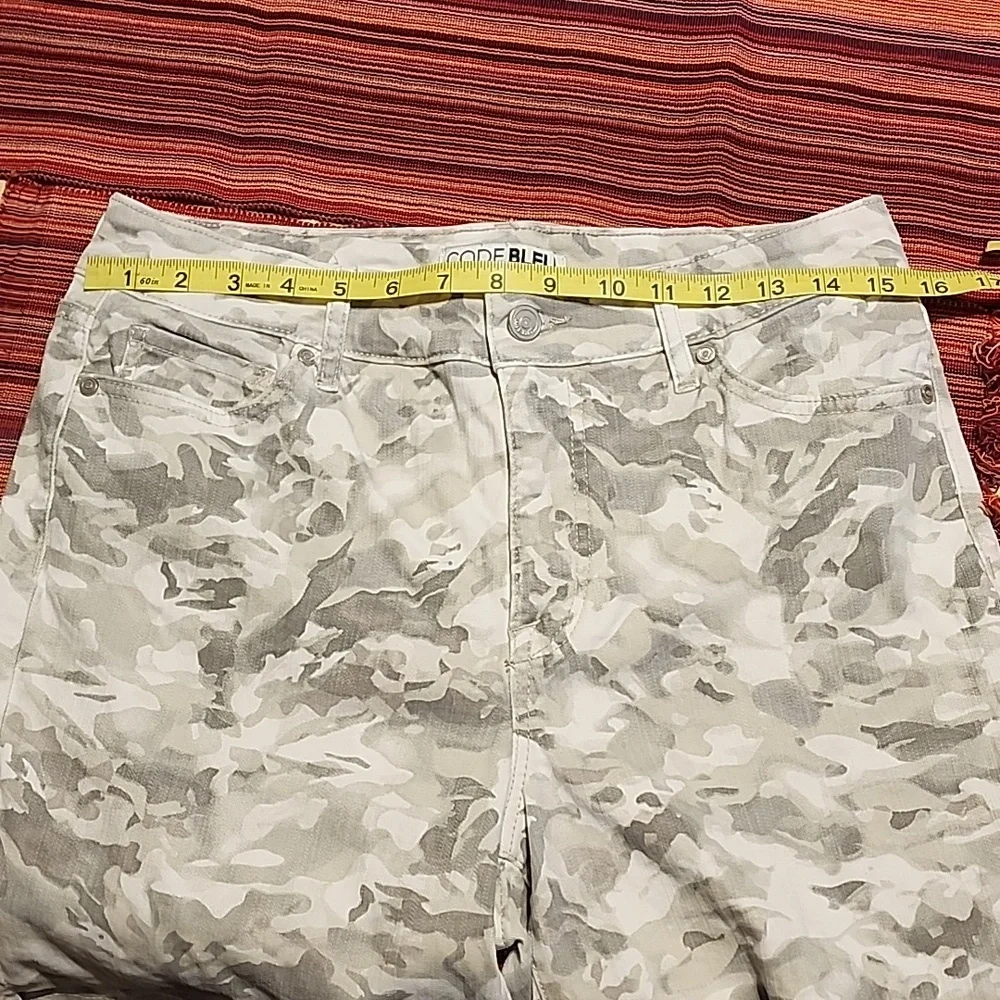 Code Bleu shorts - Picture 5 of 6